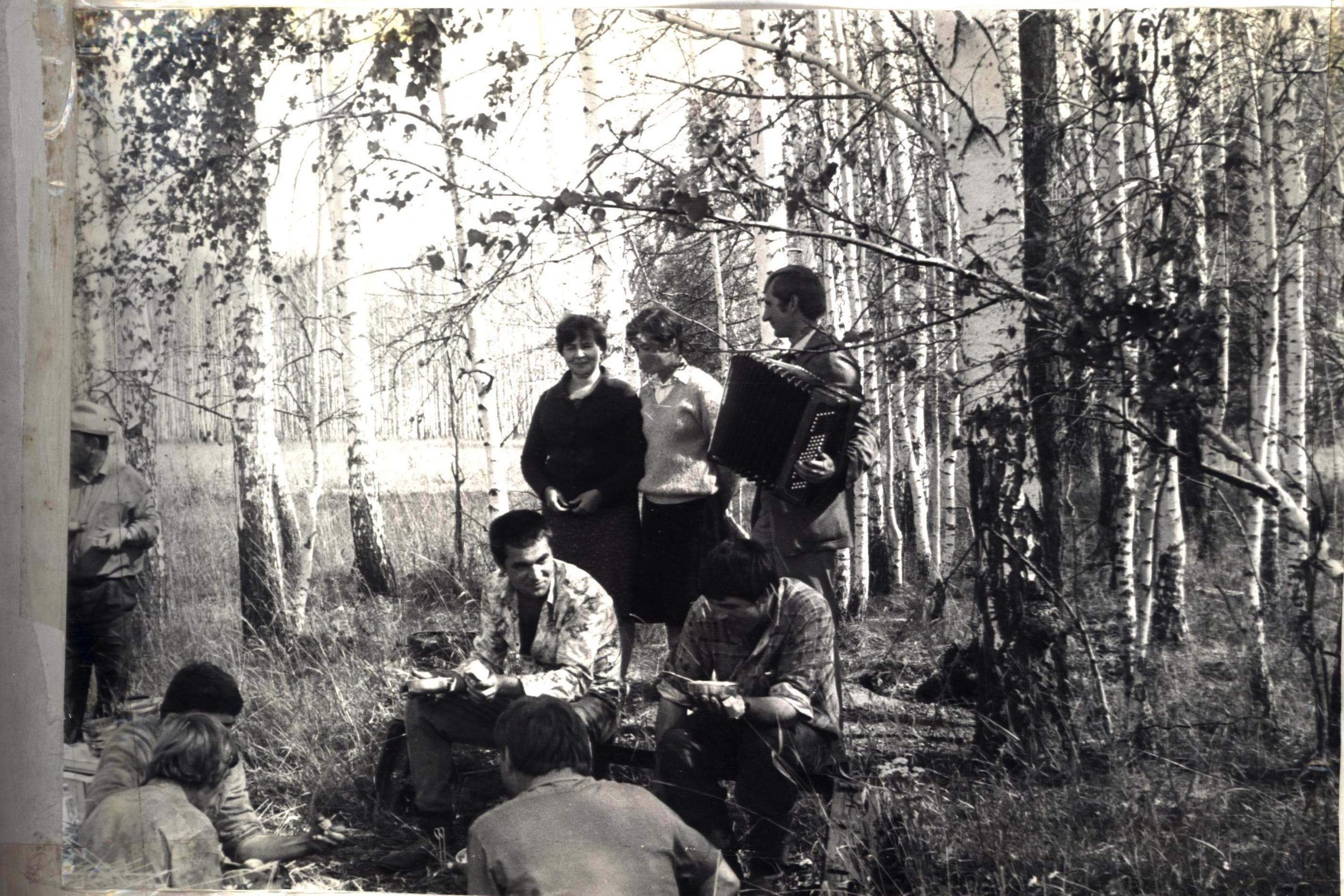 s.beloyarka._minuty_otdyha_v_uborochnuyu_stradu.jpg